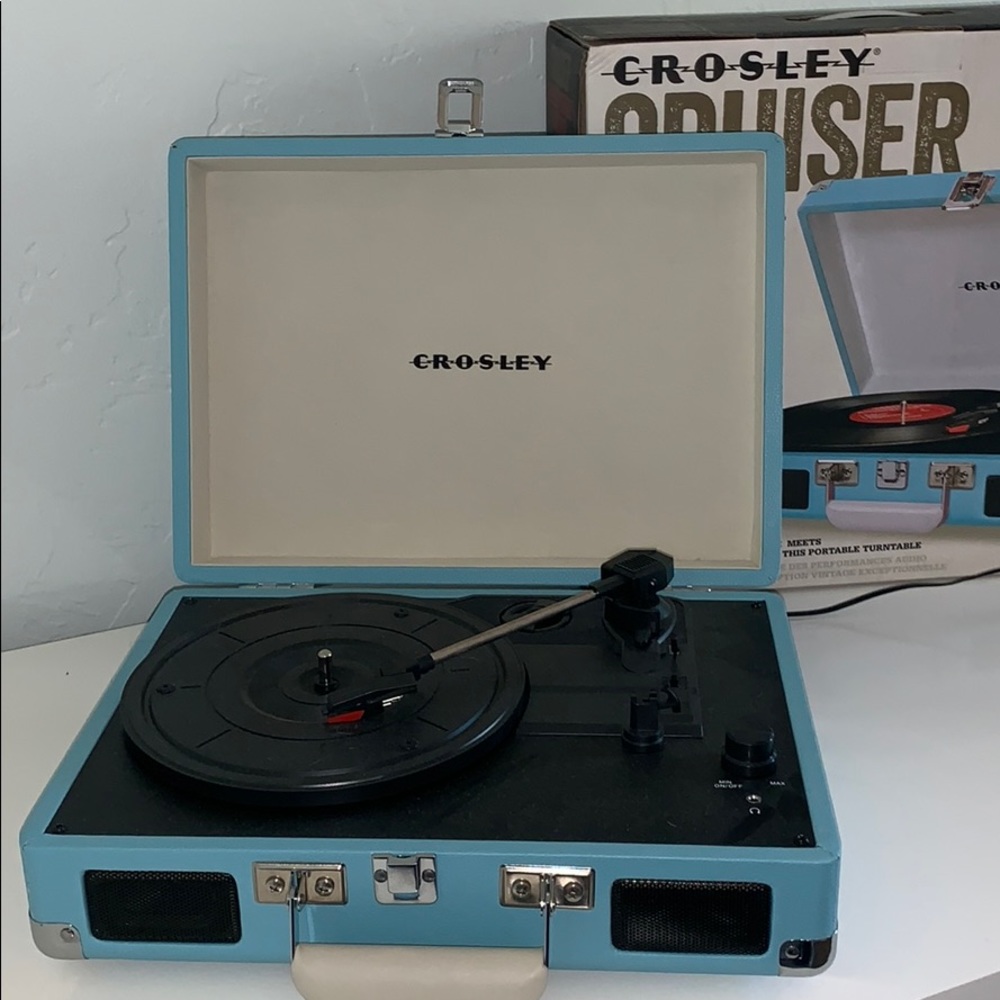 Closely cruiser 3 speed portable record player